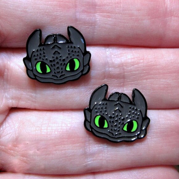 Toothless Earrings Dragon~Hypoallergenic - Picture 1 of 3